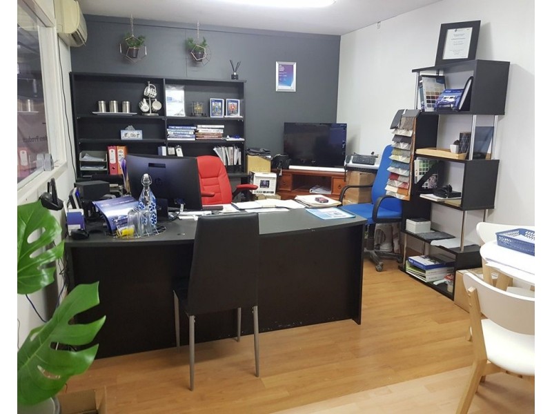 4/2 Premier Circuit, Warana QLD 4575