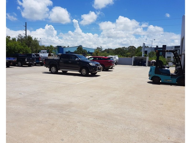 4/2 Premier Circuit, Warana QLD 4575