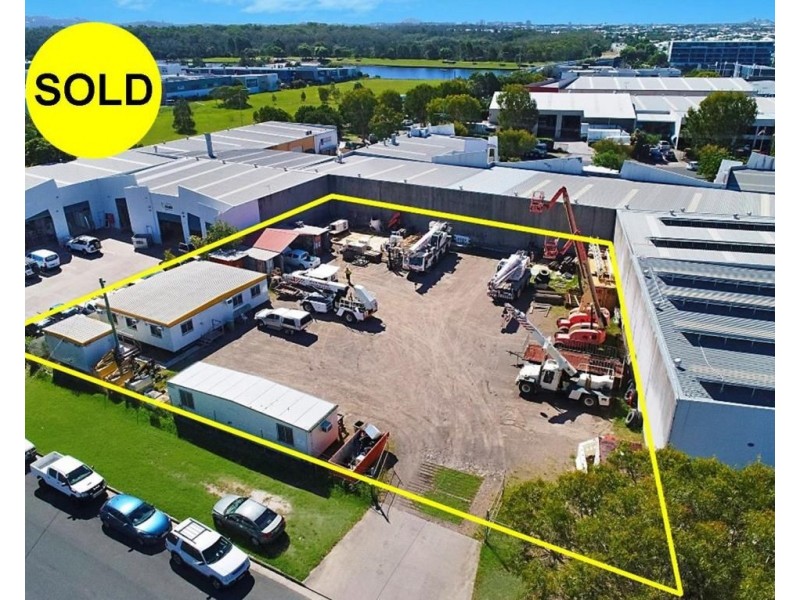 9 Dual Avenue, Warana QLD 4575