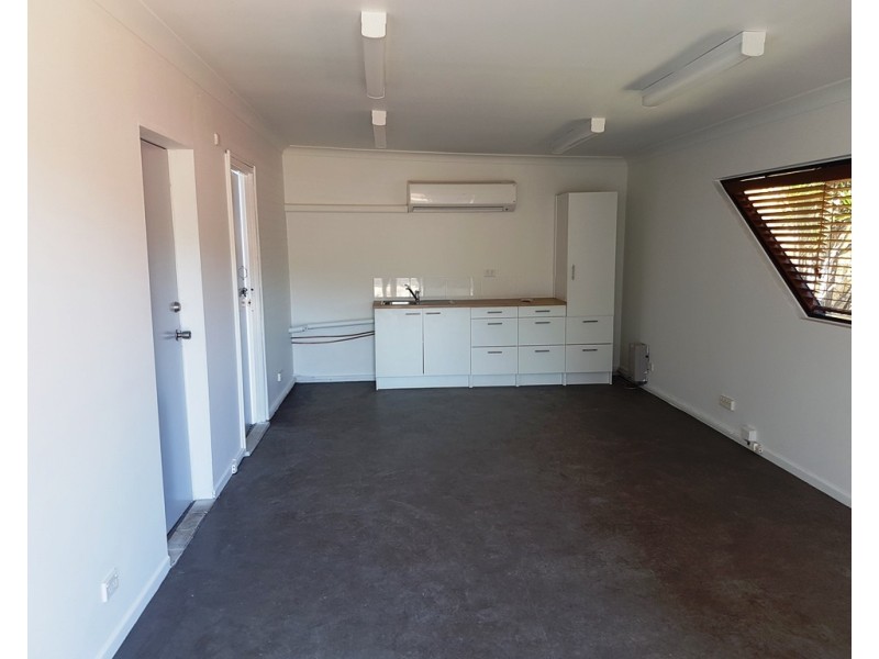 13 Latcham Drive, Caloundra West QLD 4551