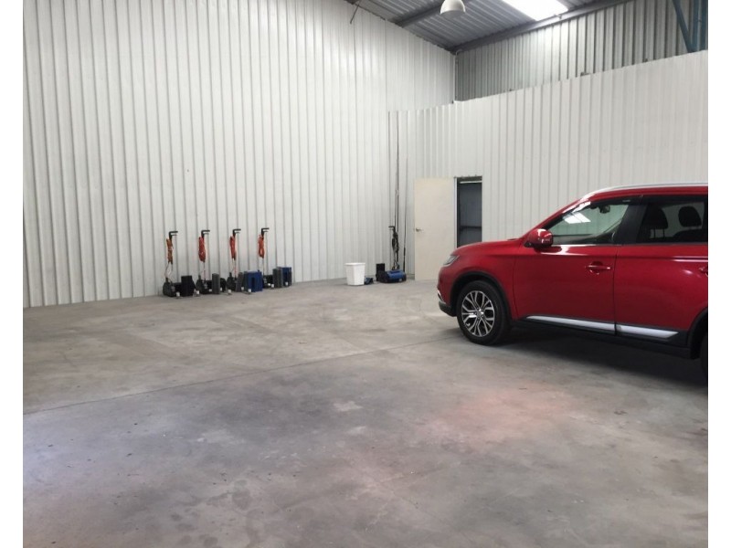 2/12 Industrial Avenue, Caloundra West QLD 4551