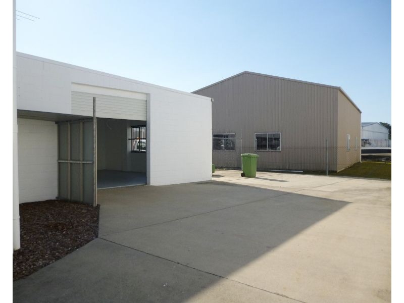 2/21 Daniel Street, Caloundra West QLD 4551