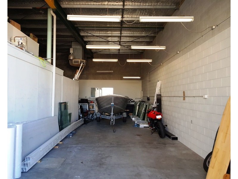 3/4 Textile Avenue, Warana QLD 4575