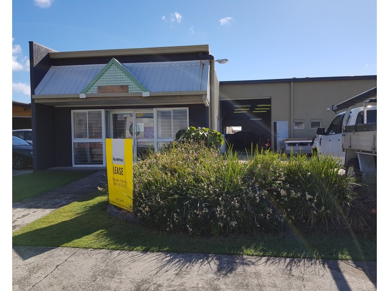 3/4 Textile Avenue, Warana QLD 4575