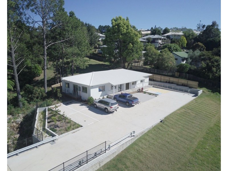 8&9/74 Maple Street, Maleny QLD 4552