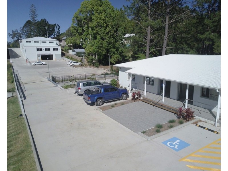 8&9/74 Maple Street, Maleny QLD 4552