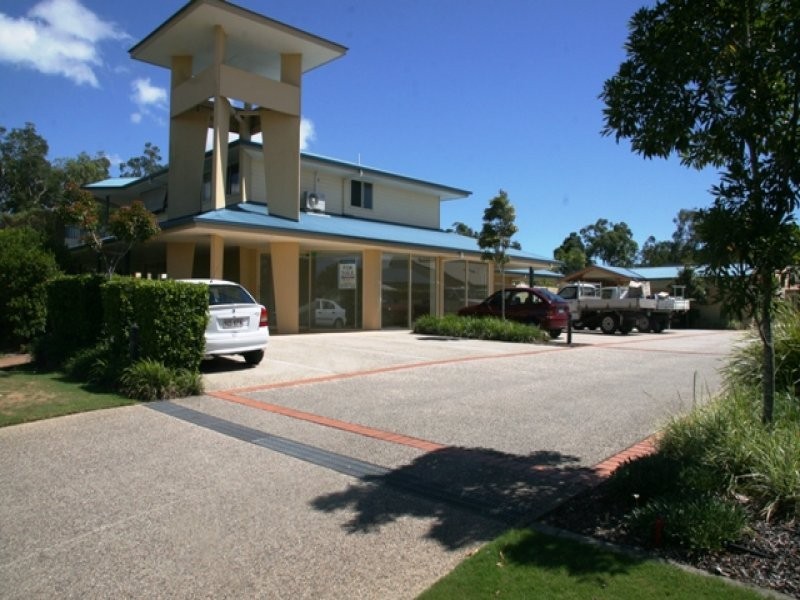 1 and 2/9 Lomandra Drive, Currimundi QLD 4551