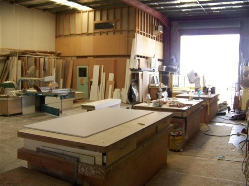 Unit 2/3 Machinery Avenue, Warana QLD 4575