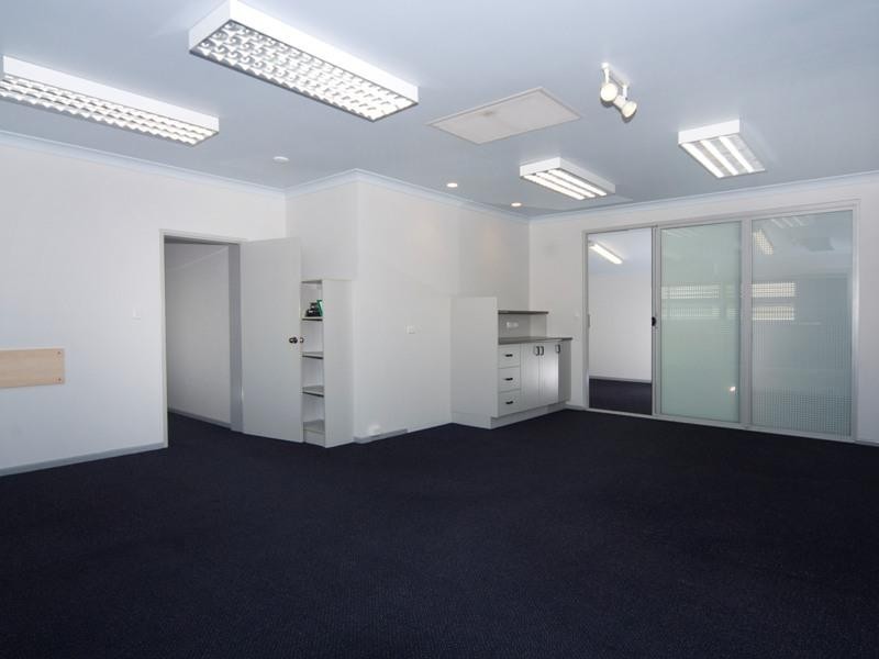 4 Daniel Street, Caloundra West QLD 4551