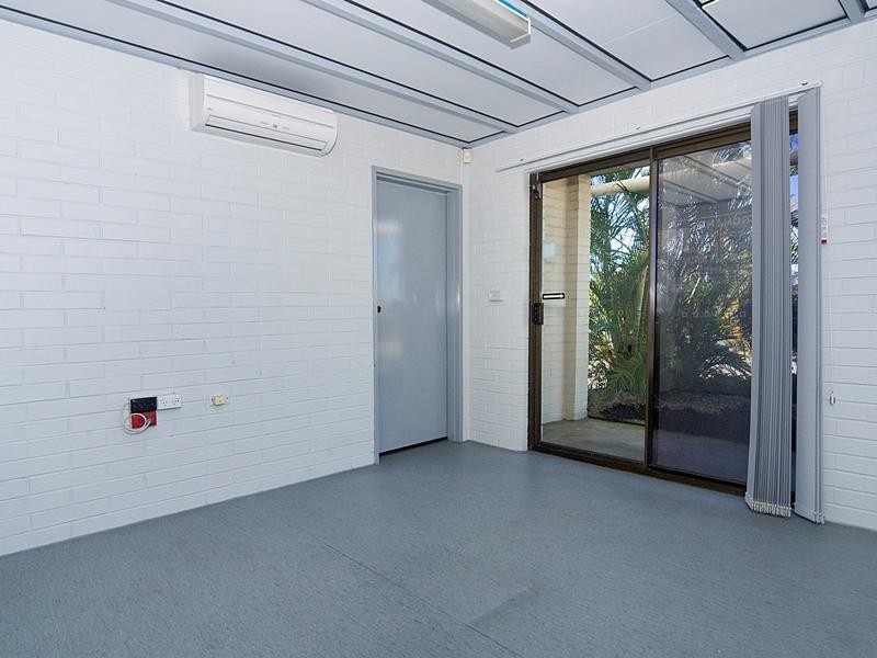 4 Daniel Street, Caloundra West QLD 4551