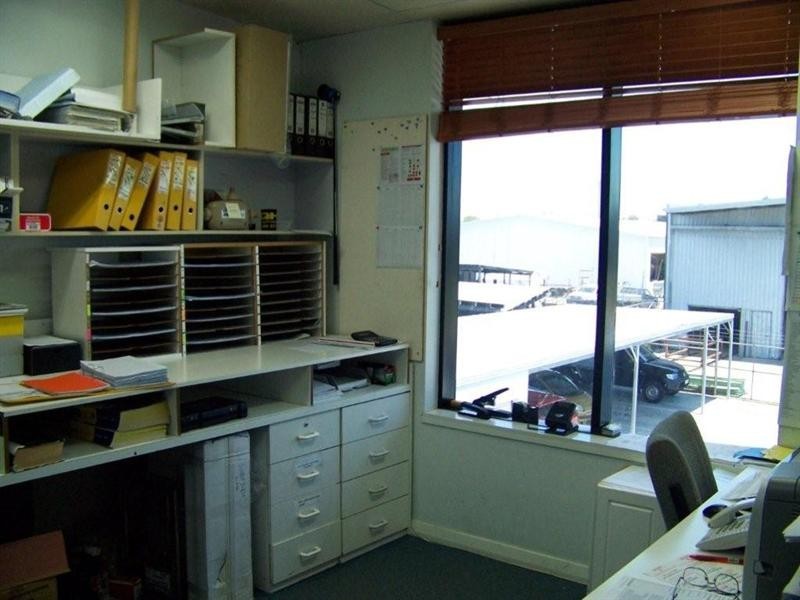 256 Nicklin Way, Warana QLD 4575