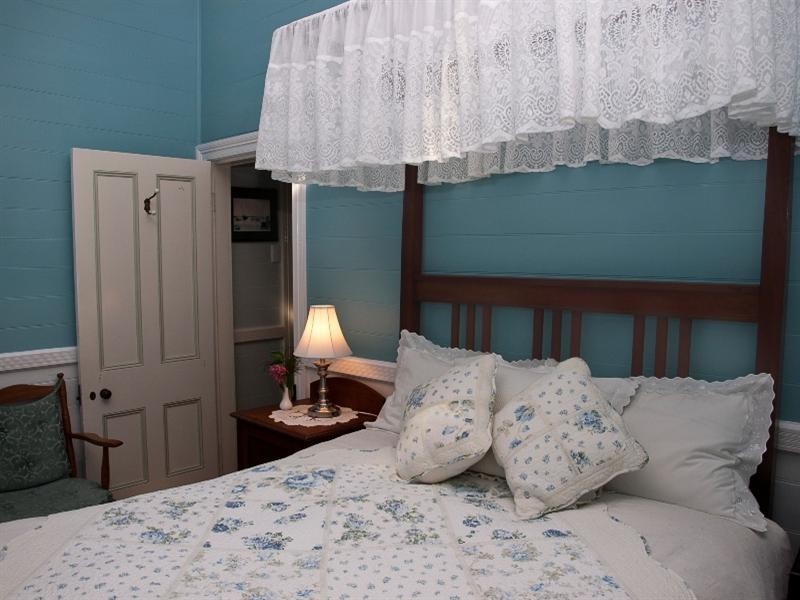 58 Maple Street, Maleny QLD 4552