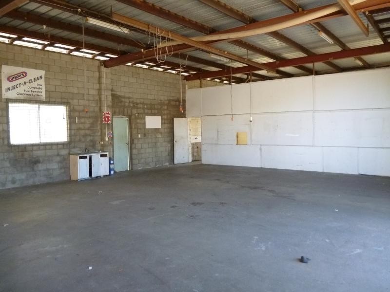 12 Bronwyn Street, Caloundra West QLD 4551