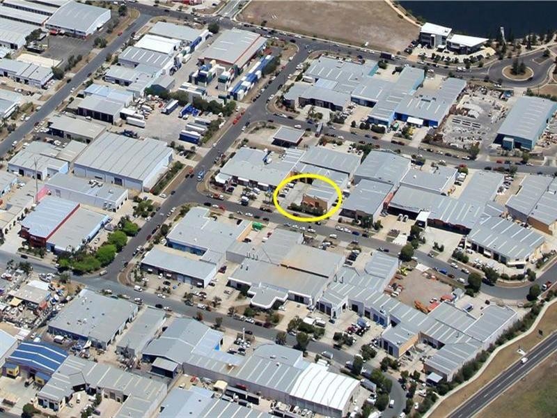 1/2 Dual Avenue, Warana QLD 4575