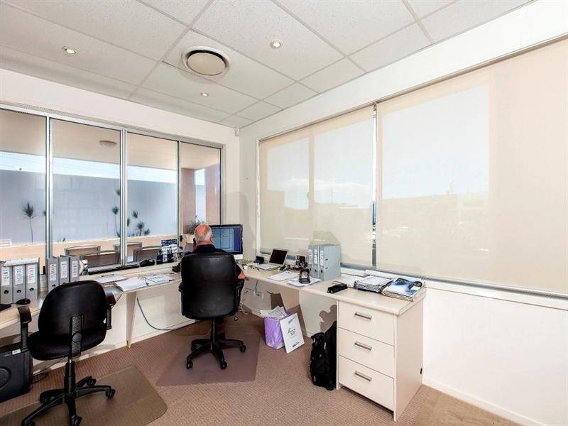 30 Premier Circuit, Warana QLD 4575