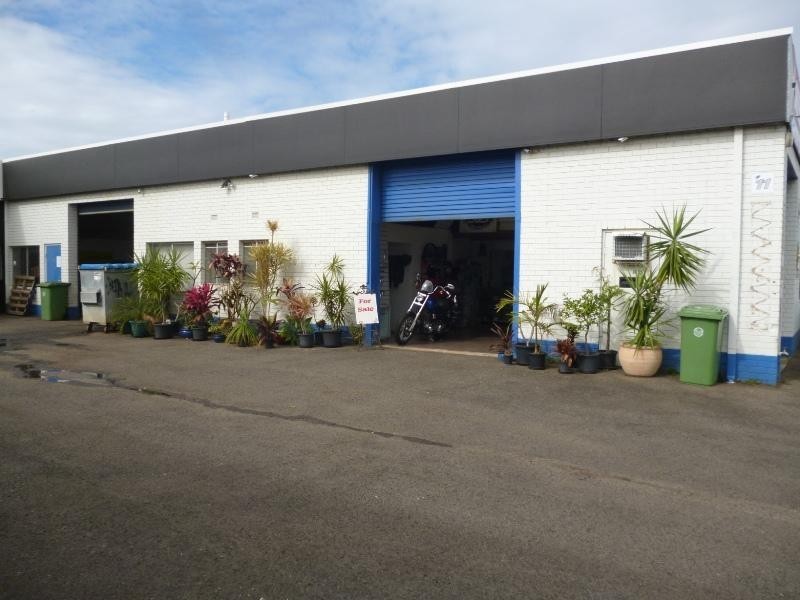 5 and 6/11 Commerce Avenue, Warana QLD 4575