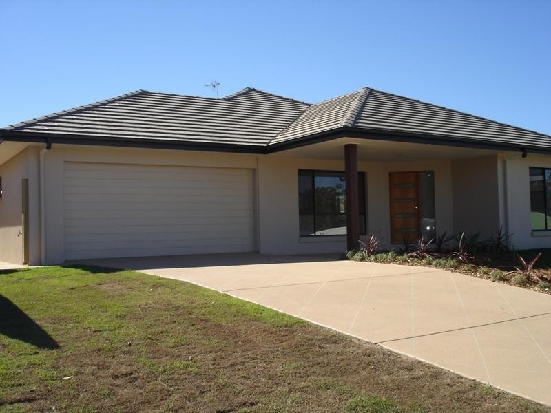 8 Mangrove Street, Beerwah QLD 4519