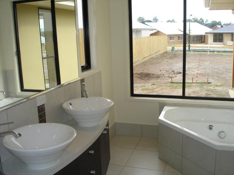 4 Pacific Place, Beerwah QLD 4519