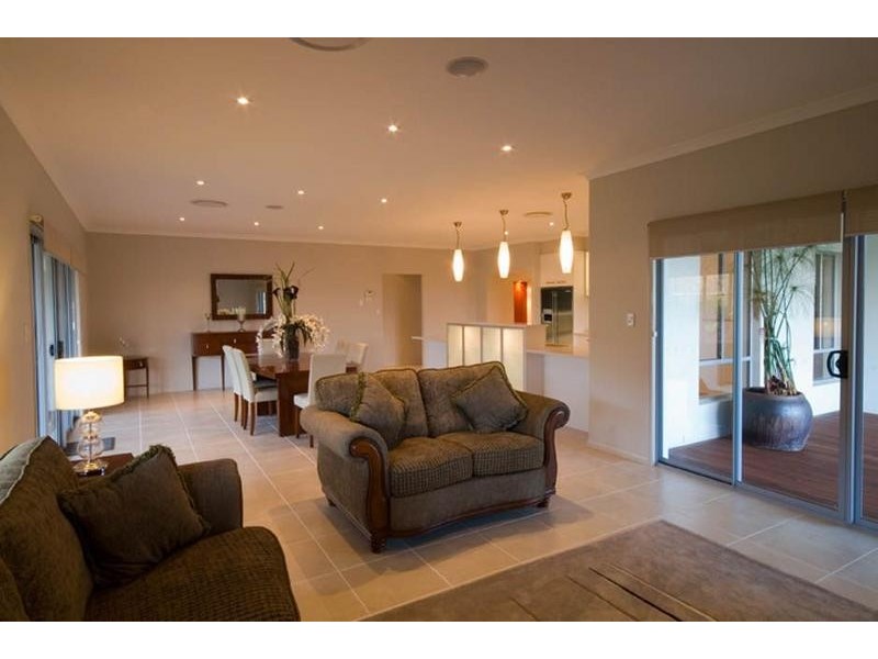 10 Midyim Street, North Lakes QLD 4509
