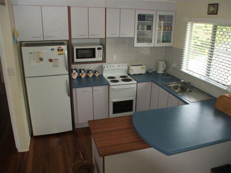 32 Taylor Avenue, Golden Beach QLD 4551