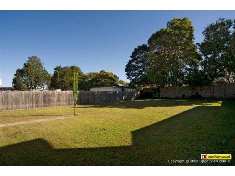 32 Taylor Avenue, Golden Beach QLD 4551