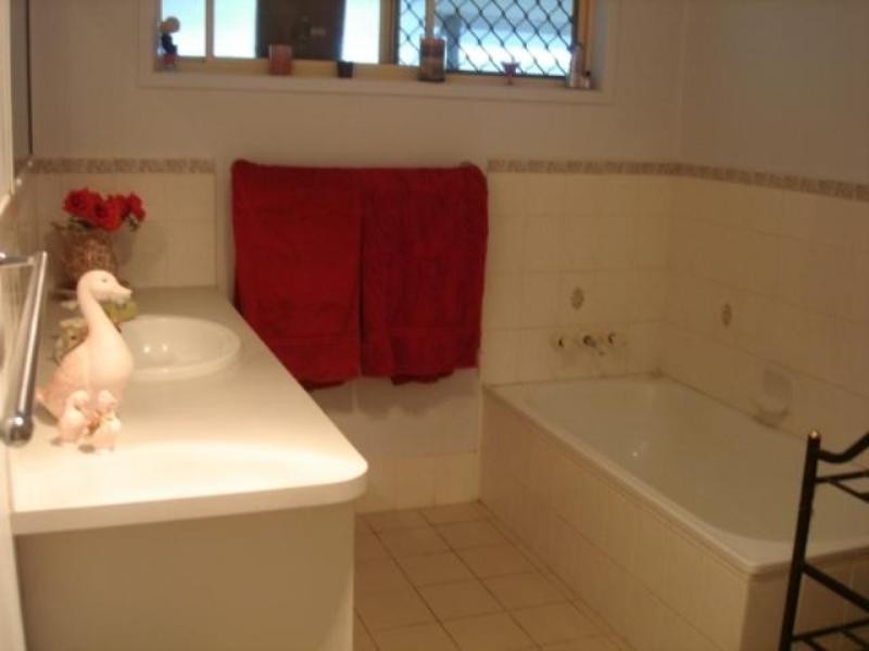 120 Sunset Drive, Little Mountain QLD 4551