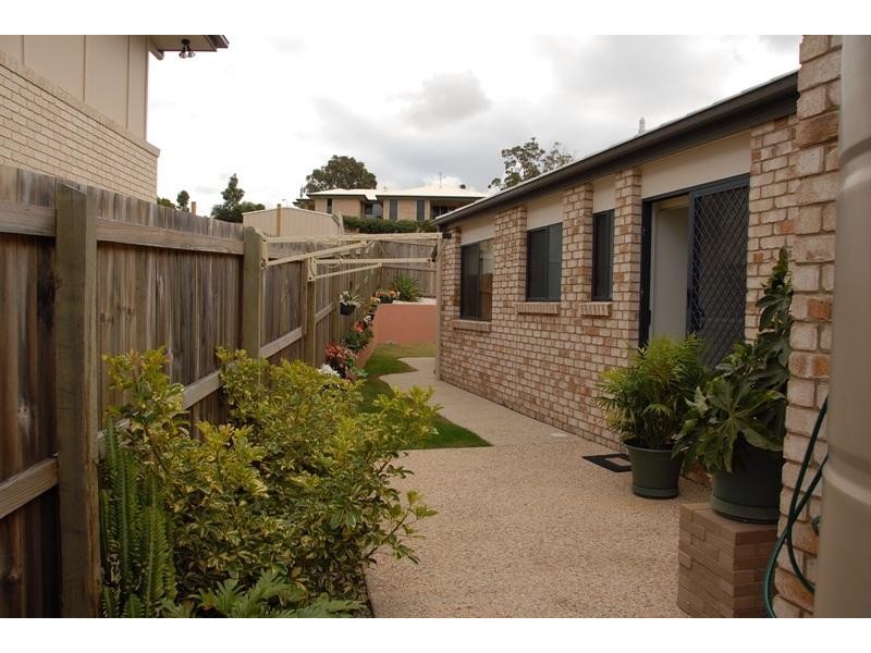 11 Greensboro Place, Little Mountain QLD 4551