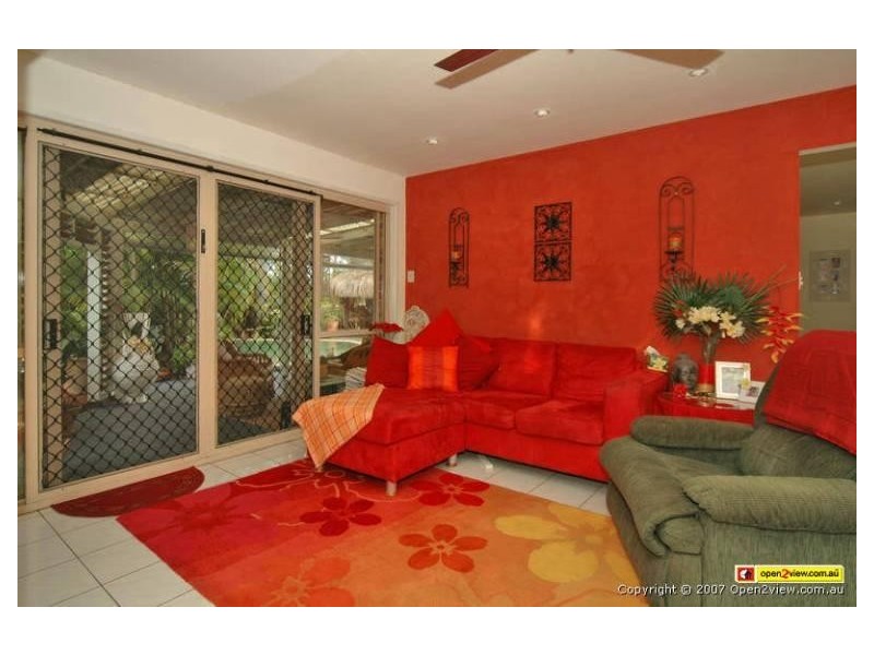 7 Brolga Court, Little Mountain QLD 4551