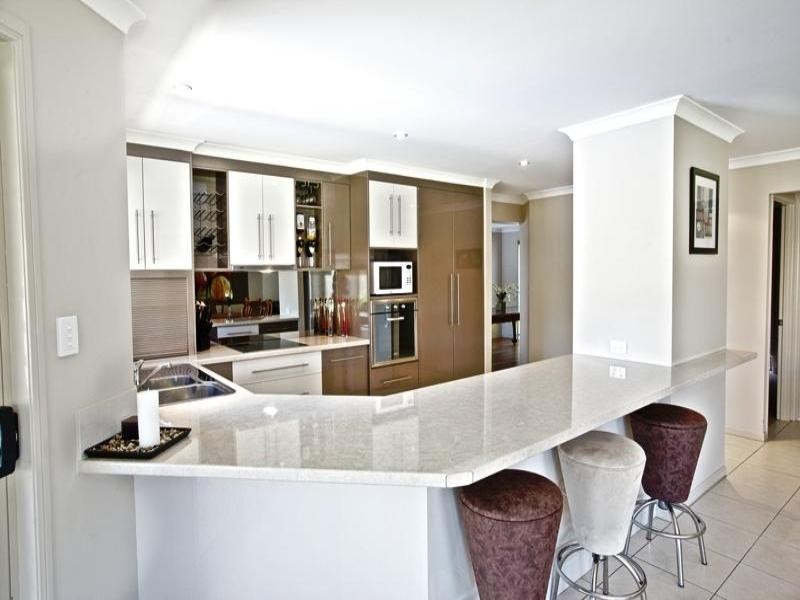 8 Maddock Avenue, Mooloolah Valley QLD 4553