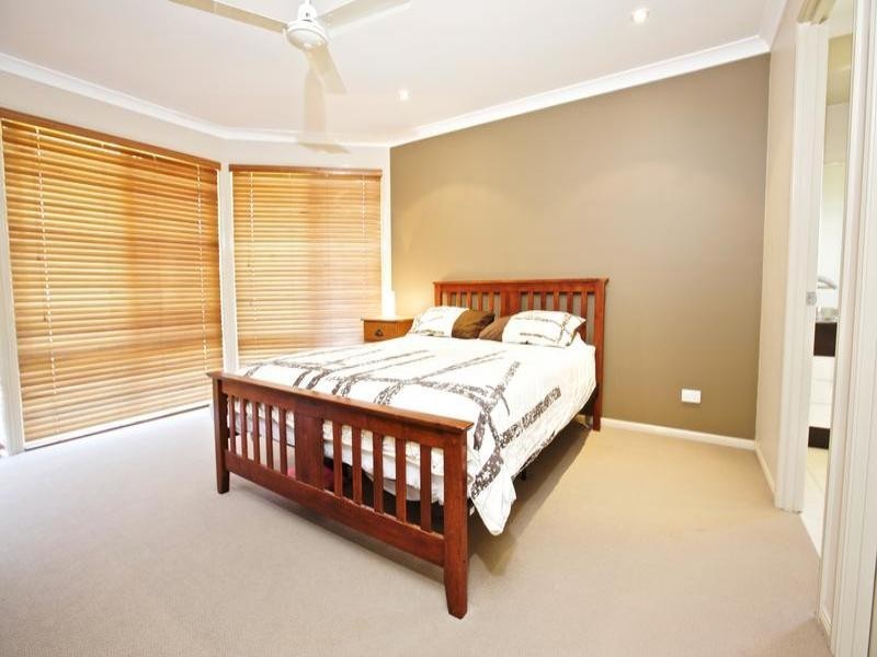 8 Maddock Avenue, Mooloolah Valley QLD 4553