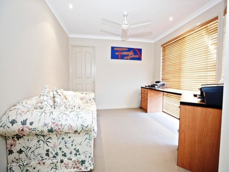 8 Maddock Avenue, Mooloolah Valley QLD 4553