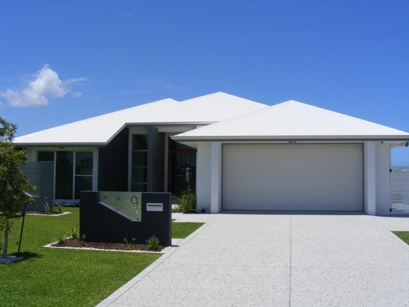 9 Deepwater Circuit, Pelican Waters QLD 4551