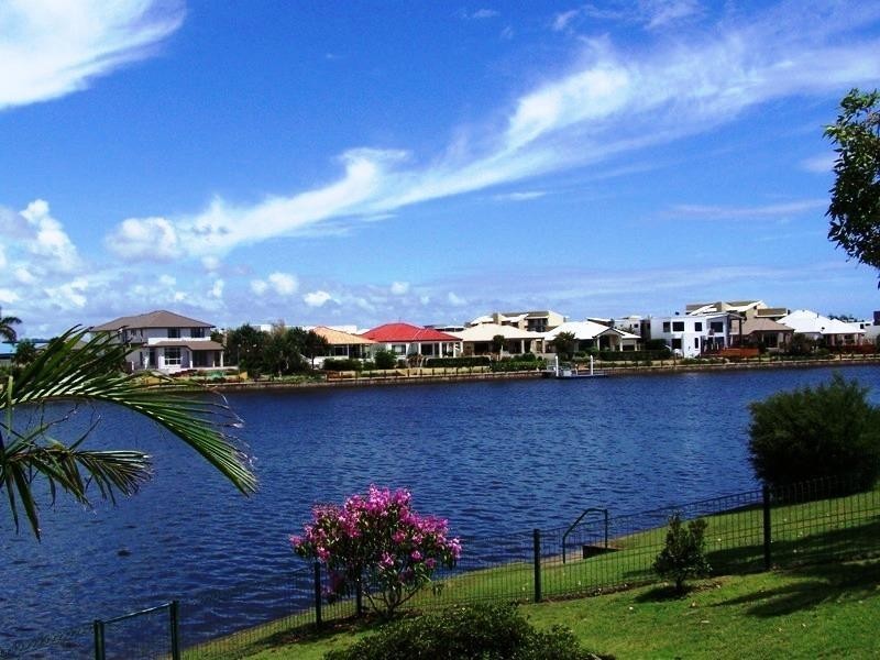 203/4 The Palms Melody Court, Warana QLD 4575