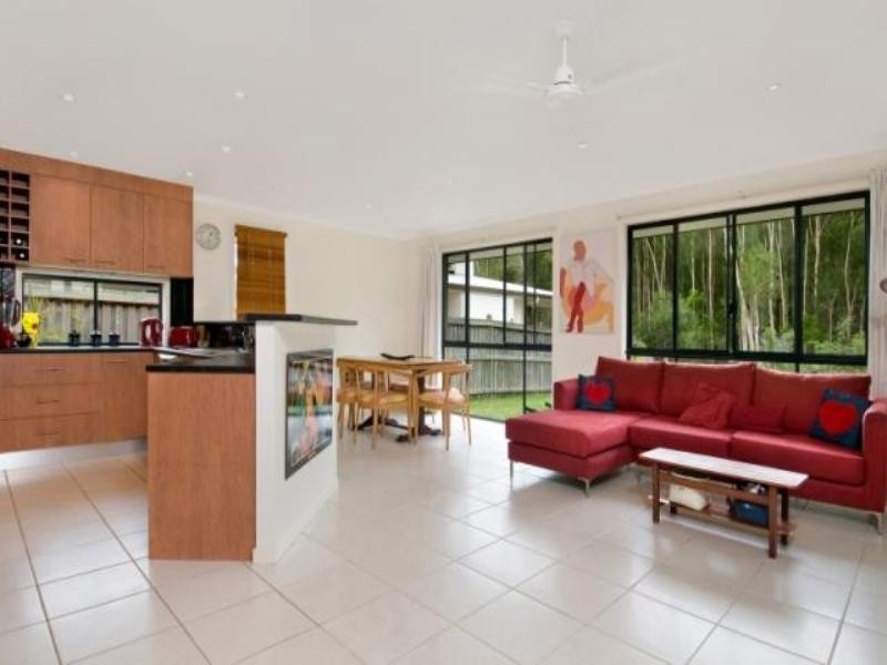 8 Geebung Court, Meridan Plains QLD 4551