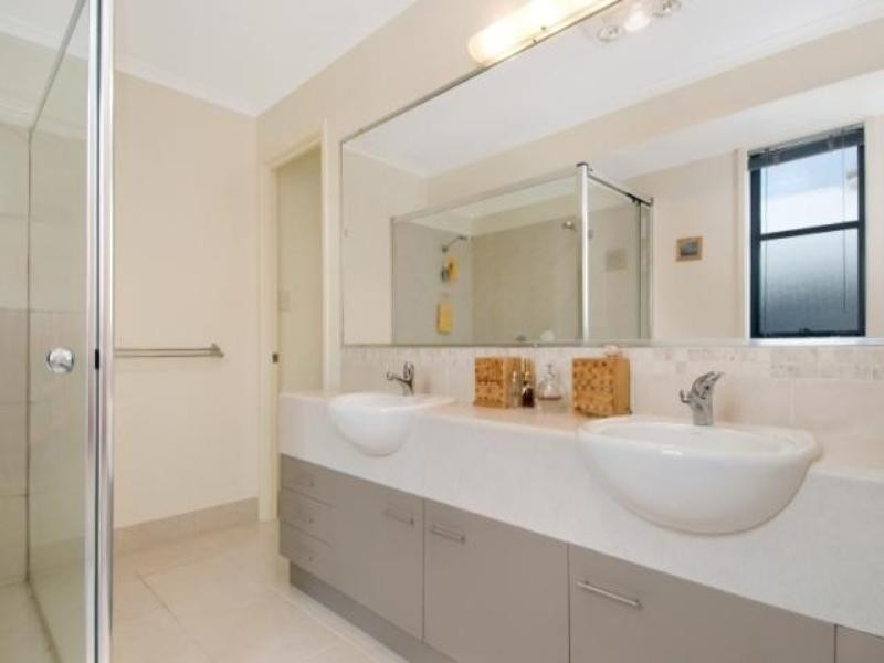 8 Geebung Court, Meridan Plains QLD 4551