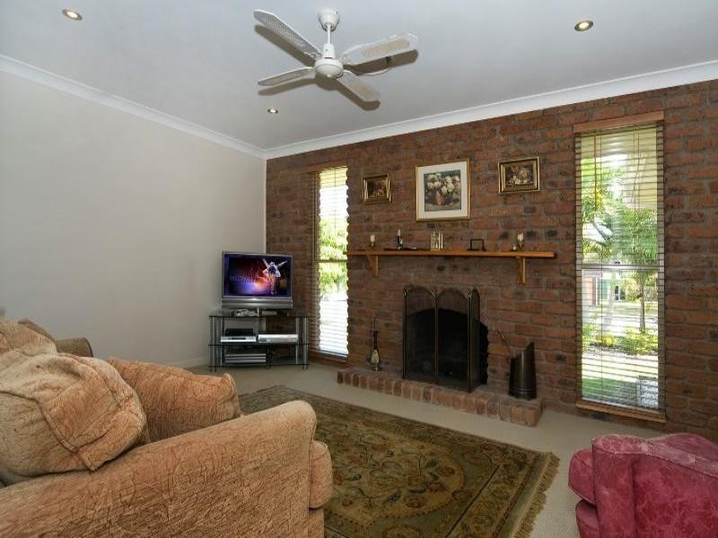 6 Koala Court, Little Mountain QLD 4551