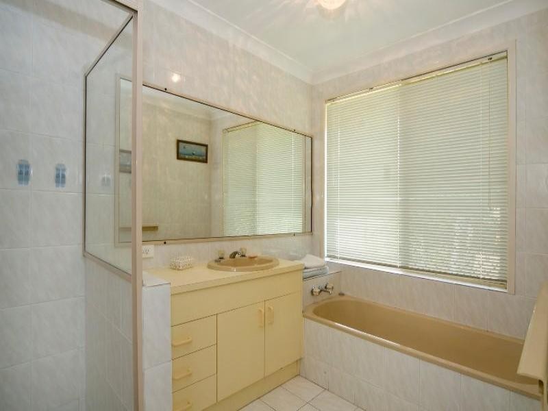 6 Koala Court, Little Mountain QLD 4551