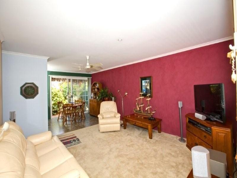 5/2 Paddington Place  Lyon Street, Dicky Beach QLD 4551