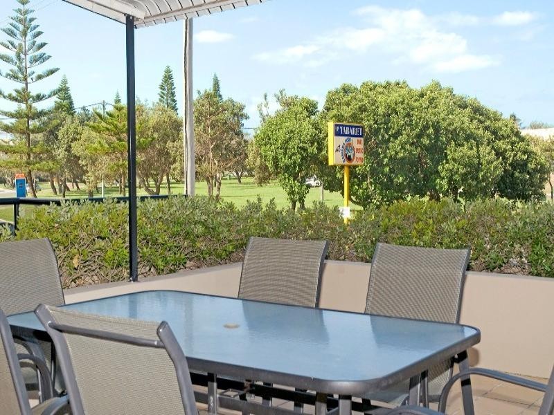 Unit 2 104 Pacific Boulevard, Buddina QLD 4575