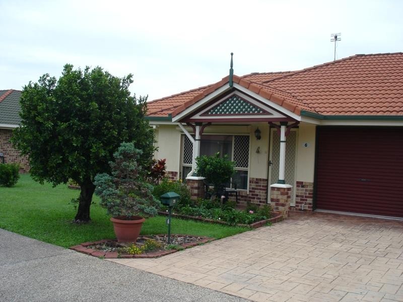 Unit 6 ‘Clearwaters on Golden Beach’  2 North Street, Golden Beach QLD 4551