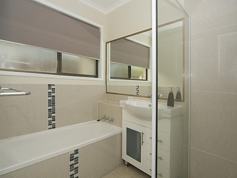 32 Browning Boulevard, Battery Hill QLD 4551