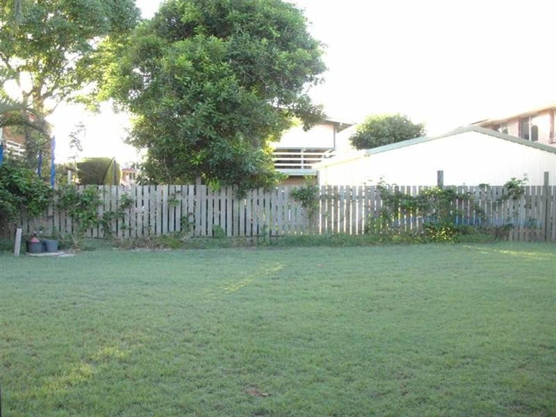 24 Taylor Avenue, Golden Beach QLD 4551