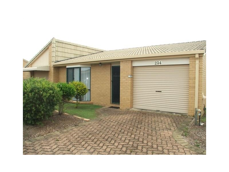 4 Melody Court, Warana QLD 4575