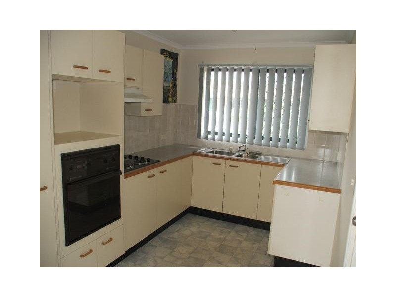 4 Melody Court, Warana QLD 4575