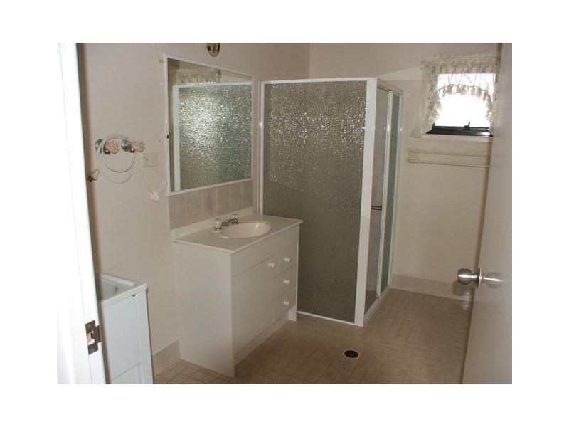 4 Melody Court, Warana QLD 4575