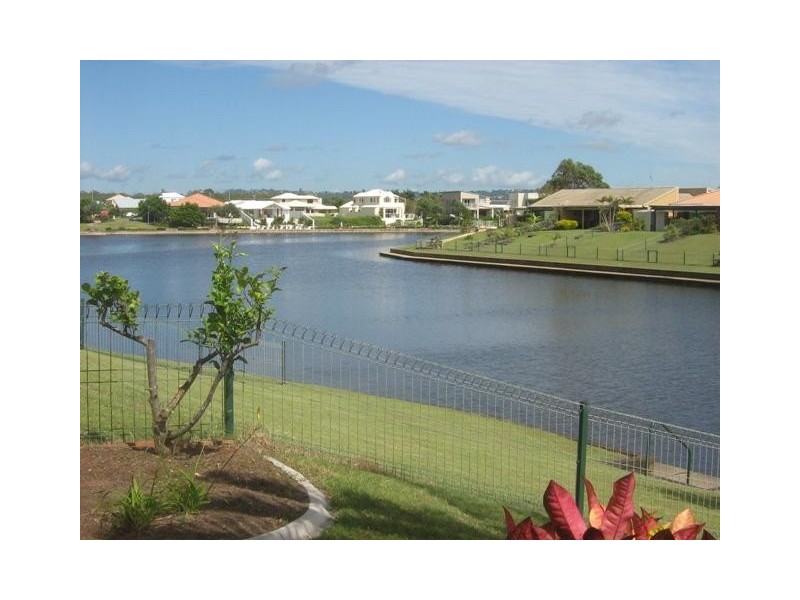 2 Melody Court, Warana QLD 4575