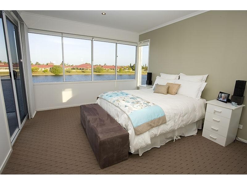 8 Antigua Court, Parrearra QLD 4575