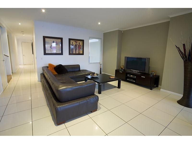 8 Antigua Court, Parrearra QLD 4575