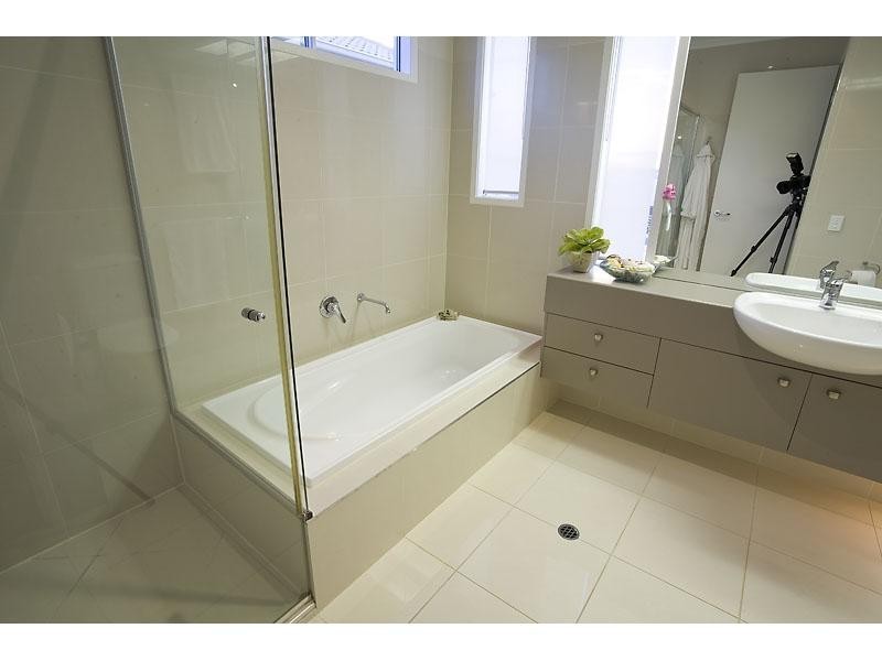 8 Antigua Court, Parrearra QLD 4575