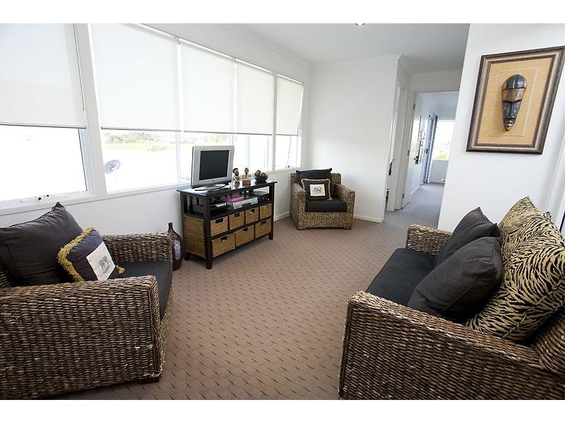 8 Antigua Court, Parrearra QLD 4575